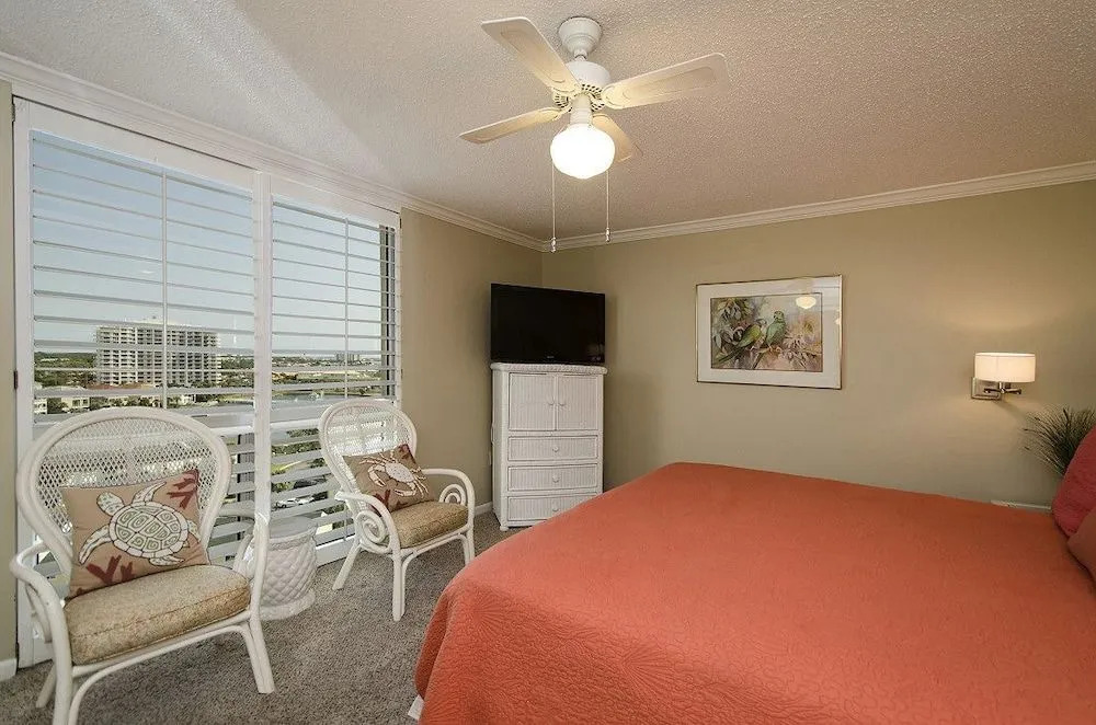 Shoreline 3111 Condo by RedAwning