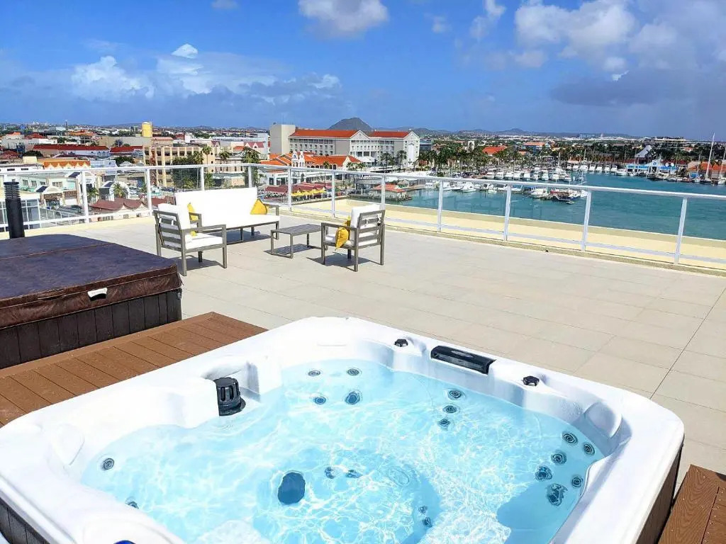 *NEW* 2Bd 2Bath APT with Ocean View, Pool, Gym