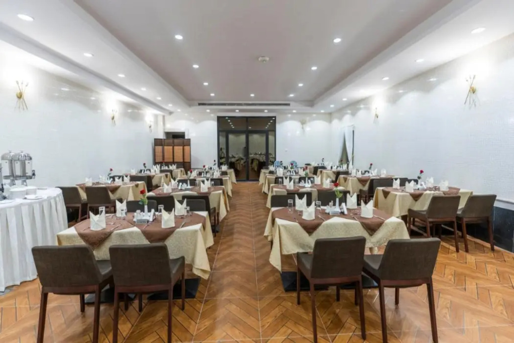 Seven Gardens Hotel