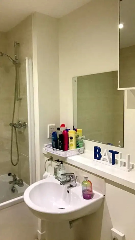 Heart Of Aberdeen City Centre 3 Bedrooms Apartment