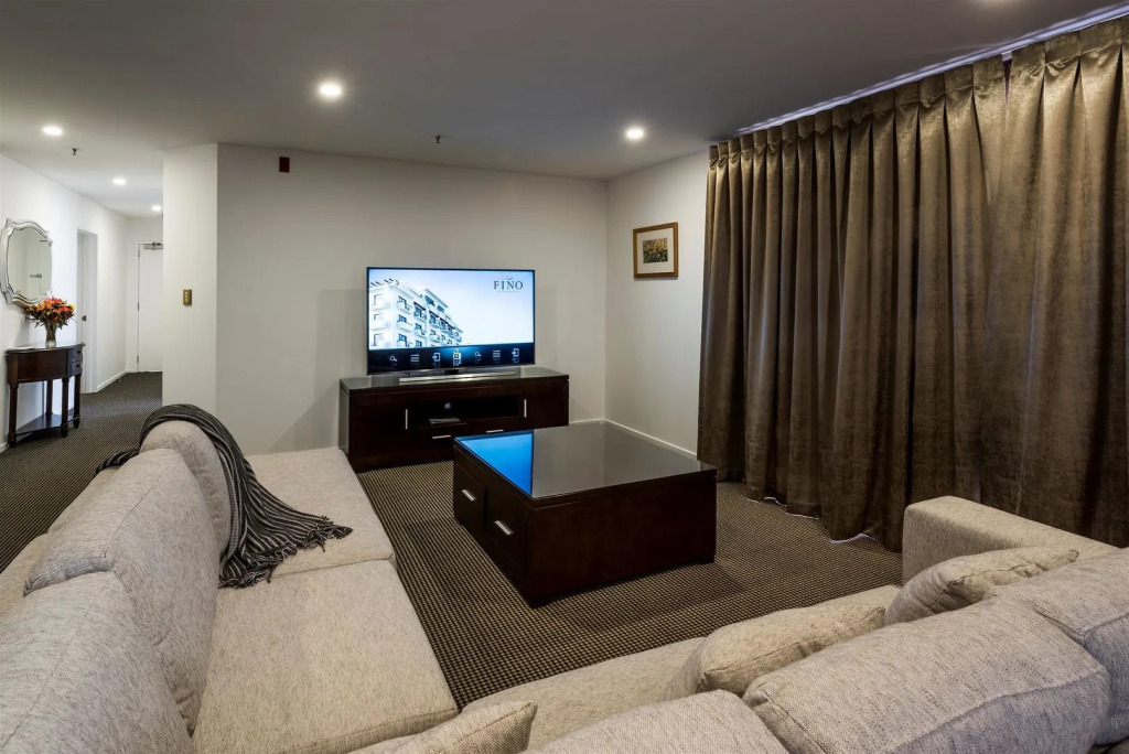 Fino Hotel & Suites