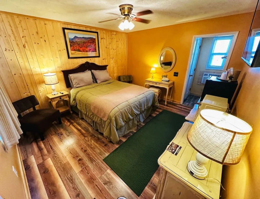 Alpine Village Inn
