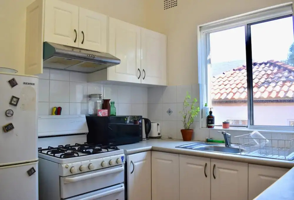 Bright Artist Apartment in Maroubra