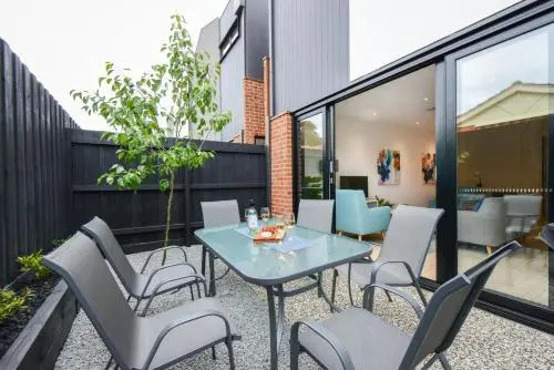 BOUTIQUE STAYS - Murrumbeena Place 2