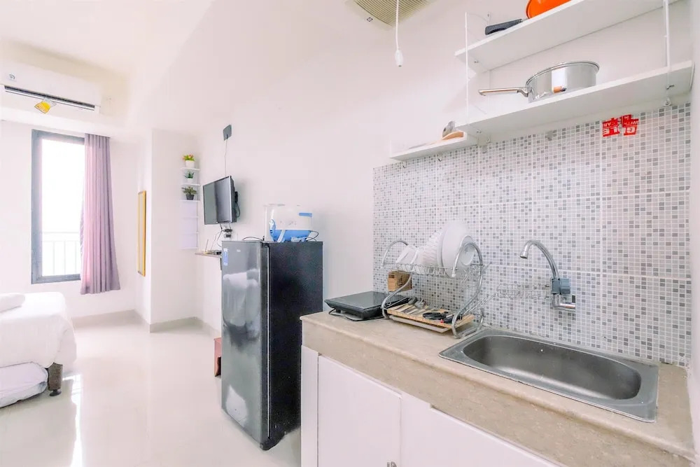 Nice And Comfortable Studio Evenciio Margonda Apartment