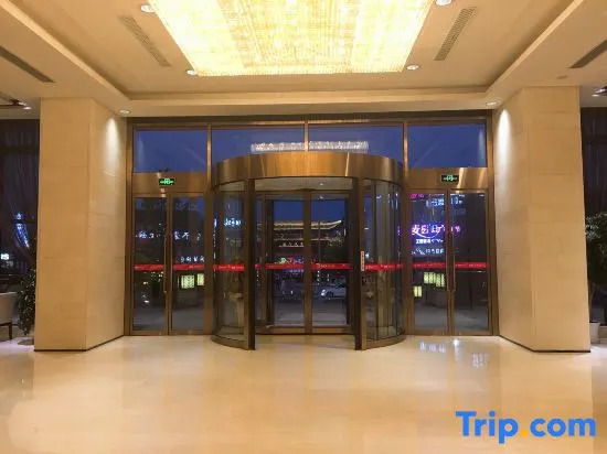 LI DUN HUA JU HOTEL (Huanggang Spreading Love Lake Park)
