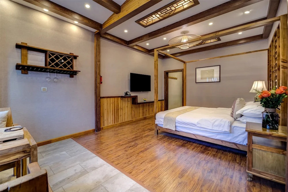 Wuzhen Maple Bridge Inn
