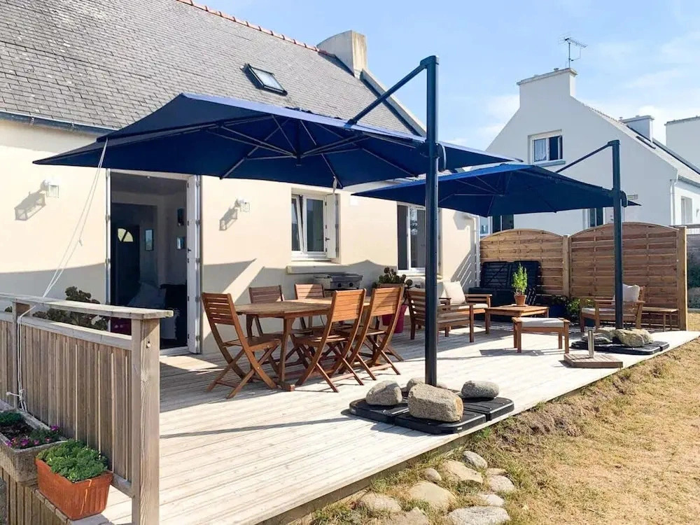 Plouguerneau Coastal Retreat With Garden