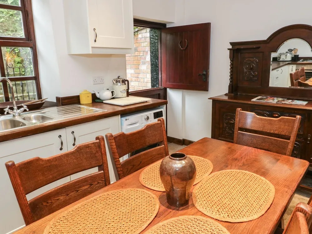 Brook Fall Cottage