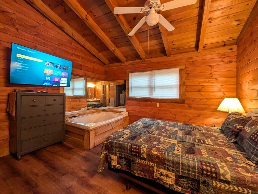 ER23 - Smoky Memories Great Location - Close To Town! 3 Bedroom Cabin by RedAwning