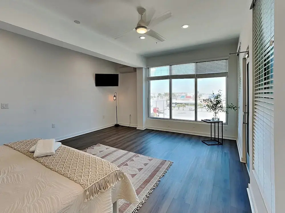Boardwalk Pent House by Carolina Retreats