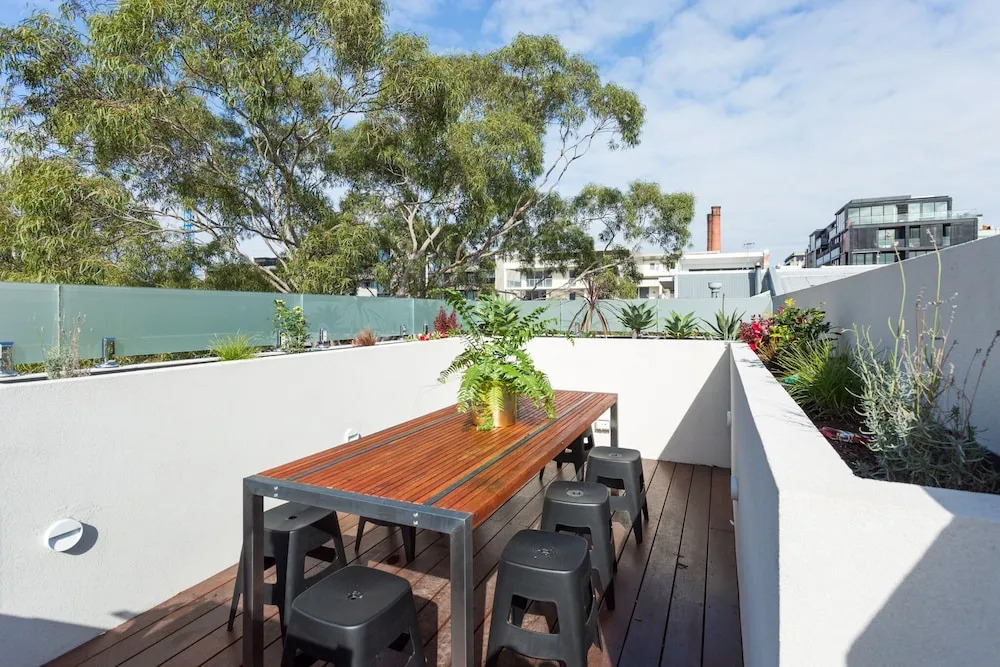 LOLA Sophisticated 3 Level Stunner with Private Rooftop