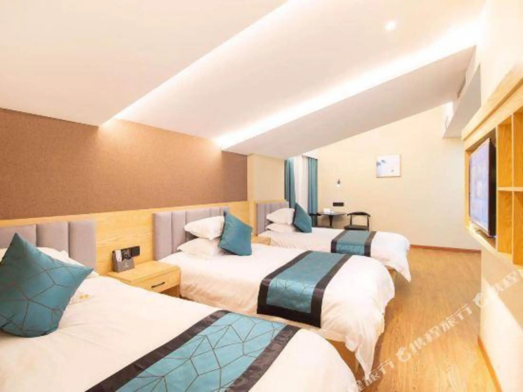 Junhong Hotel