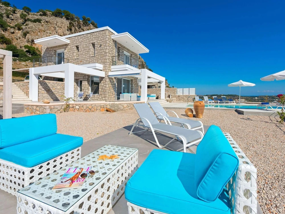 Villa in Rhodes with Infinity Pool & BBQ