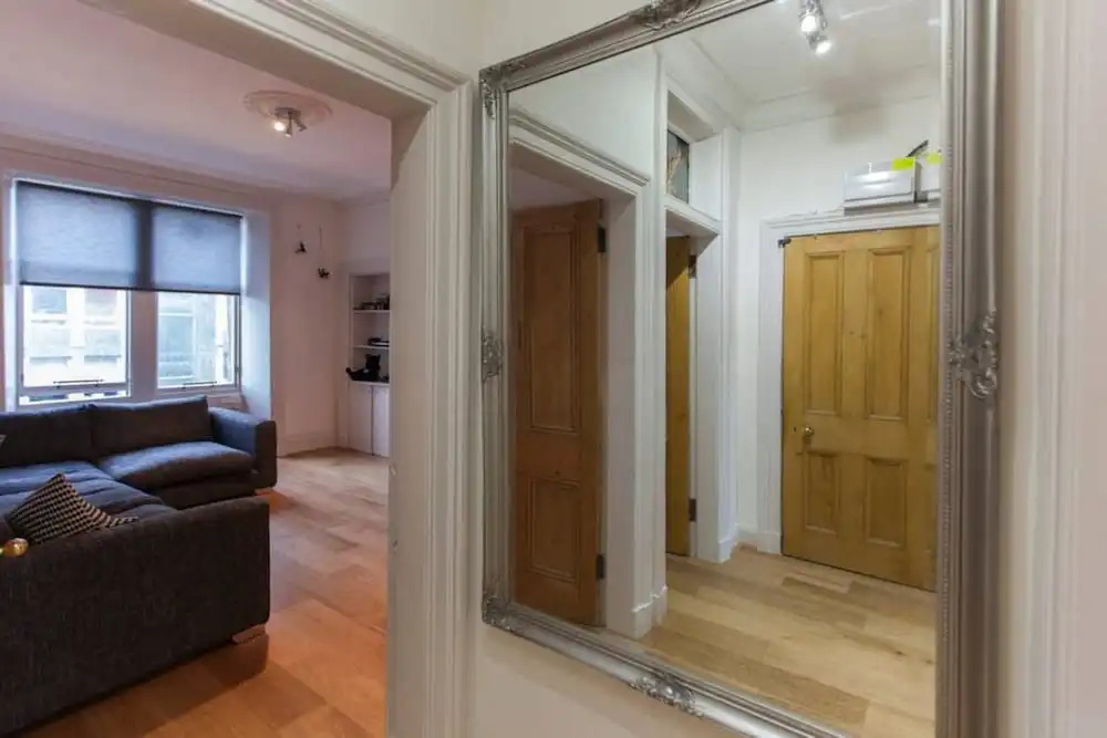 2 Bedroom Apartment Near Edinburgh Castle