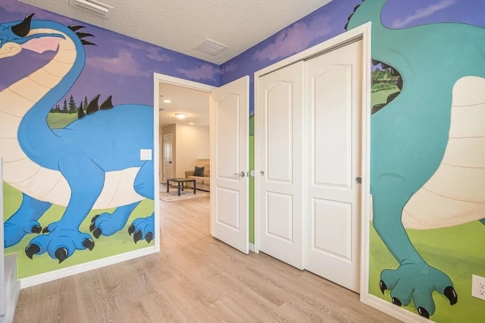 Lovely 5br Townhouse At Windsor At Westside 5 Bedroom Townhouse by RedAwning