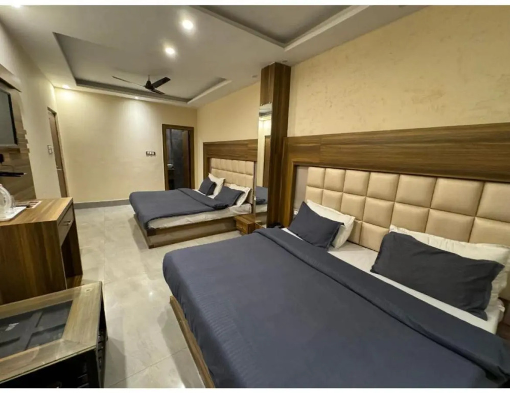 Hotel Green Leaf By T And M Hotels