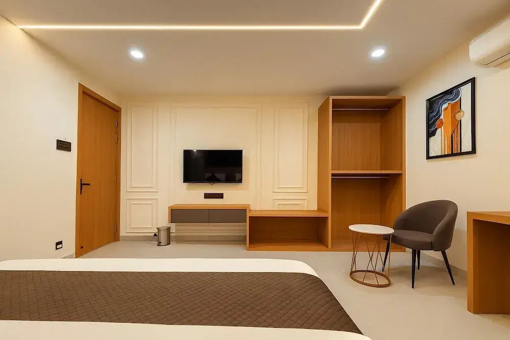 Hotel Rajshree Suites - 1 KMs from Shri Mahakaleshwar Temple