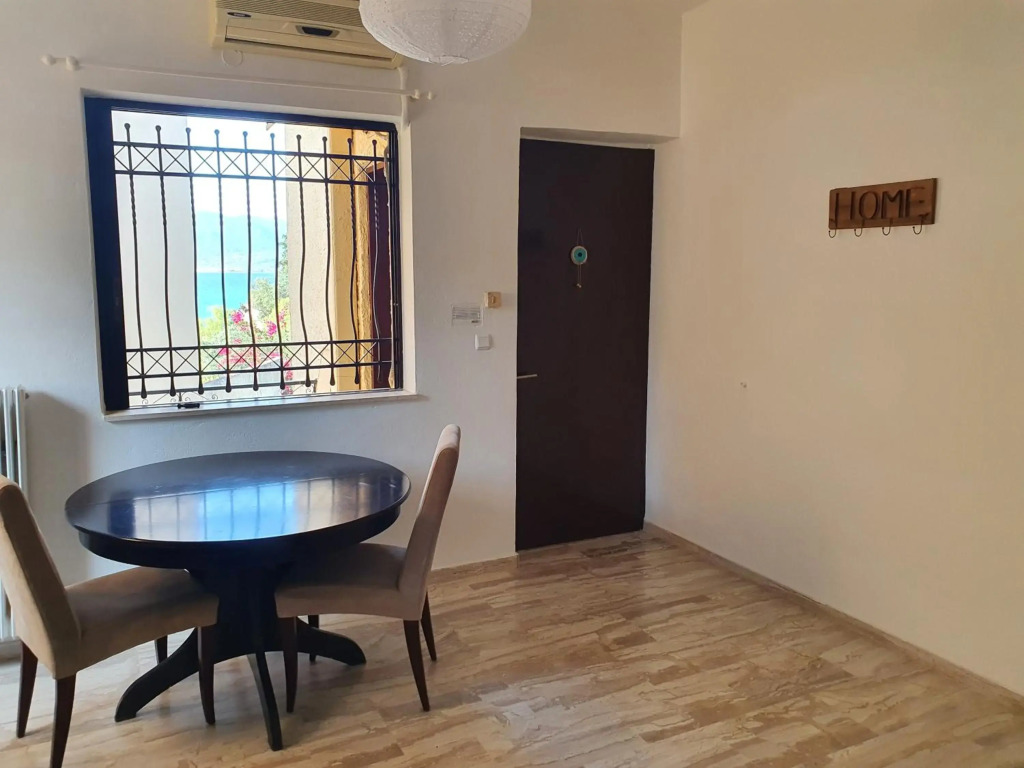 Julias Apartments