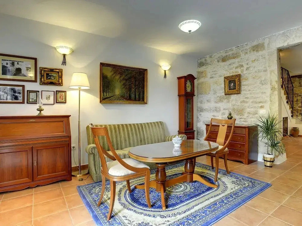 Holiday Home in Rojnici With Private Pool