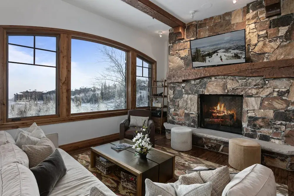 Grand Lodge - Three Bedroom #201 - Ski-in/ski-out 3 Condo
