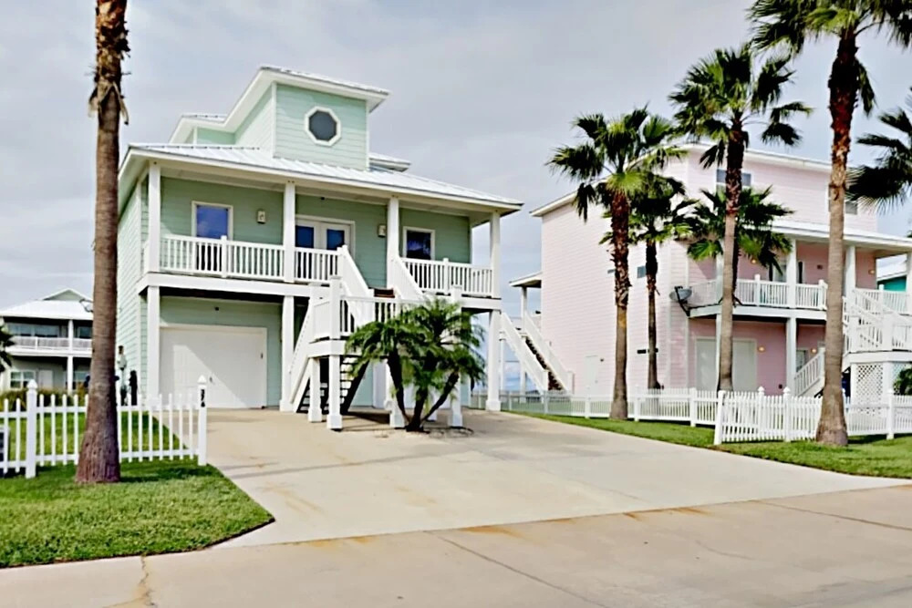 Aransas Tarpon 5 Bedrooms 3 Bathrooms Home