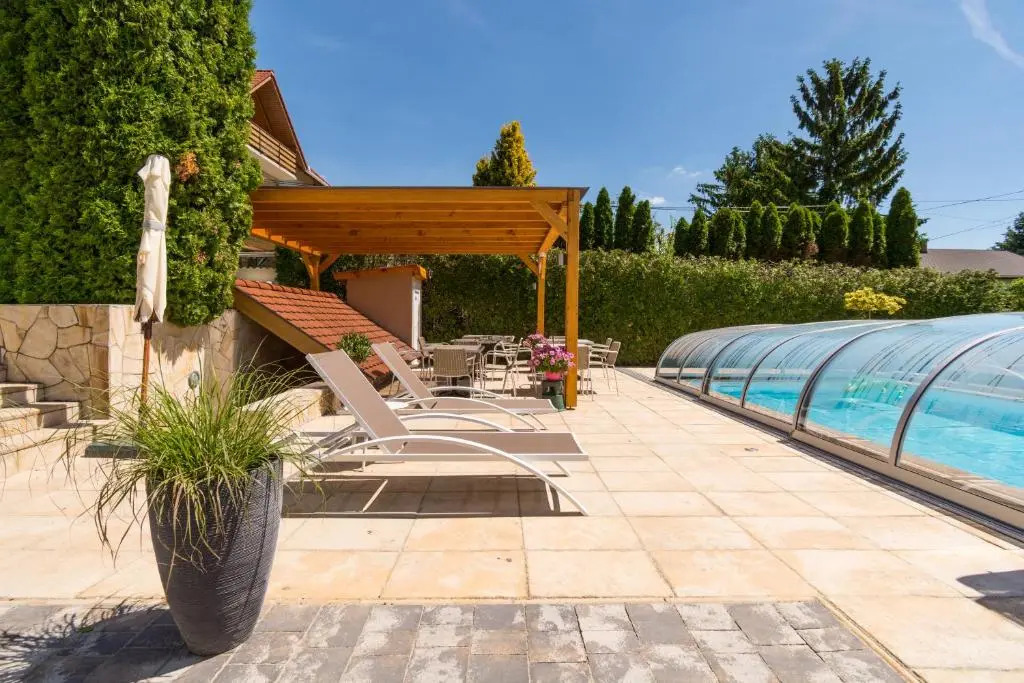 Balaton Fantasy Villa