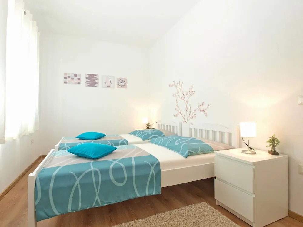 Apartment 1617