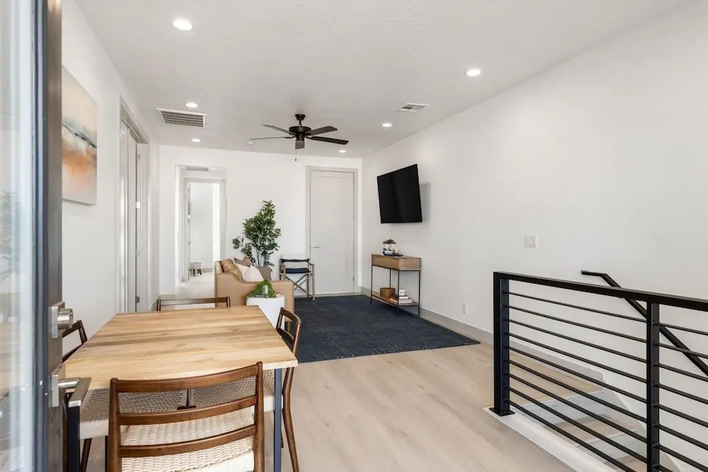 Lagoon Vibes 4 Bedroom Townhouse