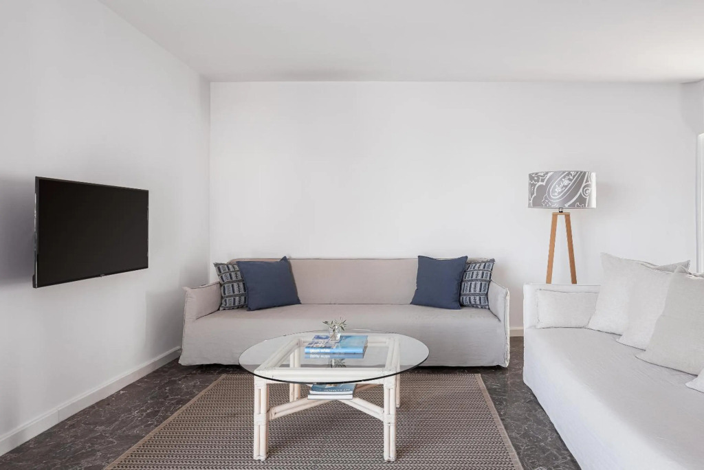Sea View Beach Penthouse – Athens Coast