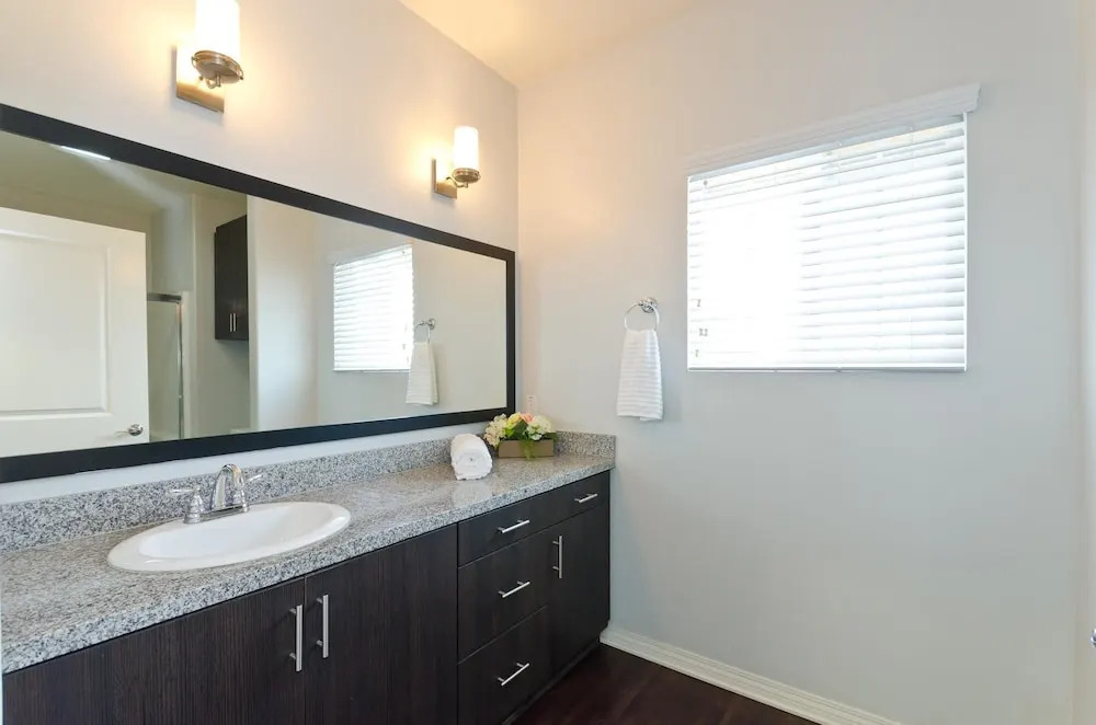 LA007 3 Bedroom Apartment By Senstay
