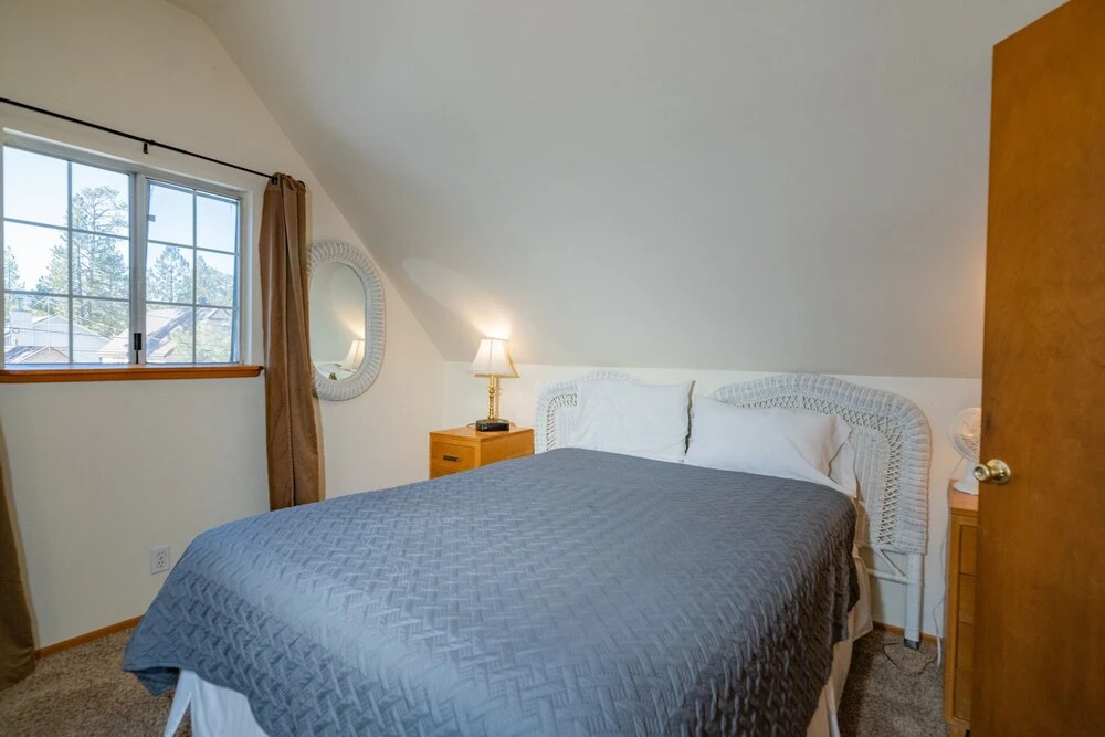 Our Cozy Cabin - Cute And Cozy Two Story Cabin Close To The Lake And The Village! 2 Bedroom Home