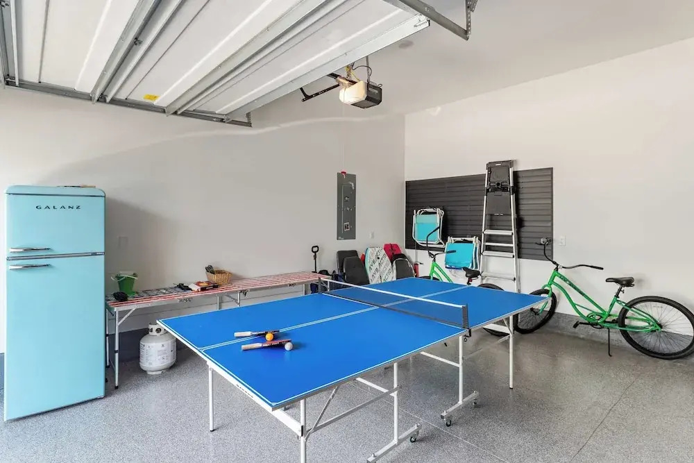 Family-friendly Coastal Escape Grill, Decks & More!