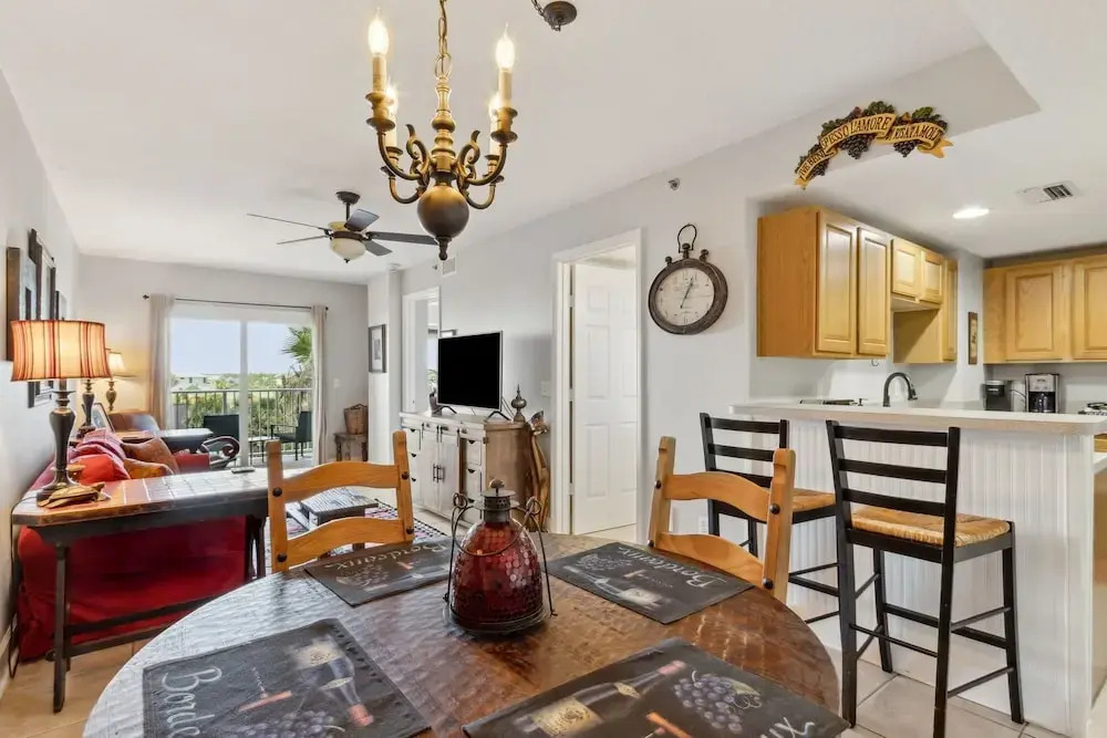 Vintage Ocean View Paradise - 1BR - Beachfront