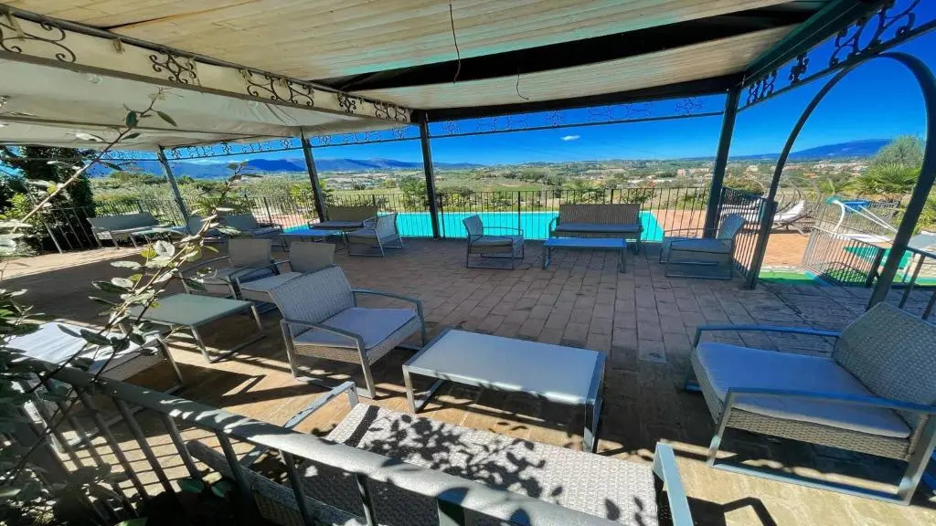 Spoleto Poolside Slps 20, one Hour to Rome, Fabulous Gardens, Bbq Area, Pool