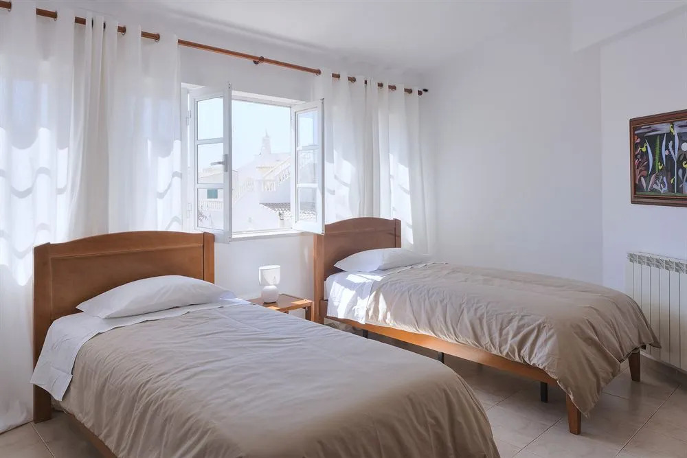 Flow House - Guesthouse & Surf / Kite Surf School