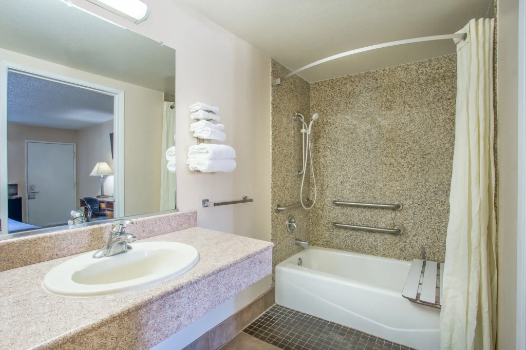 Hotel Seville - Ontario Airport/Chino