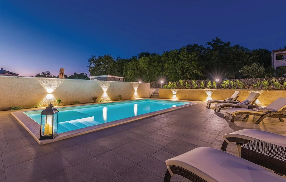Beautiful Home in Brzac With Wifi and 2 Bedrooms