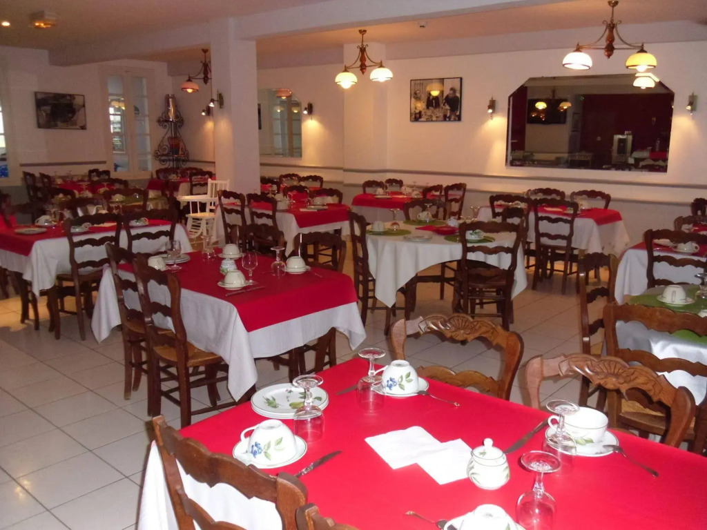 Hôtel Calme Des Pins & Spa
