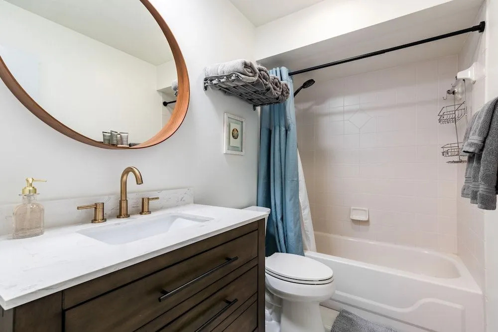 Amazing 2 BDR Townhouse Near beach