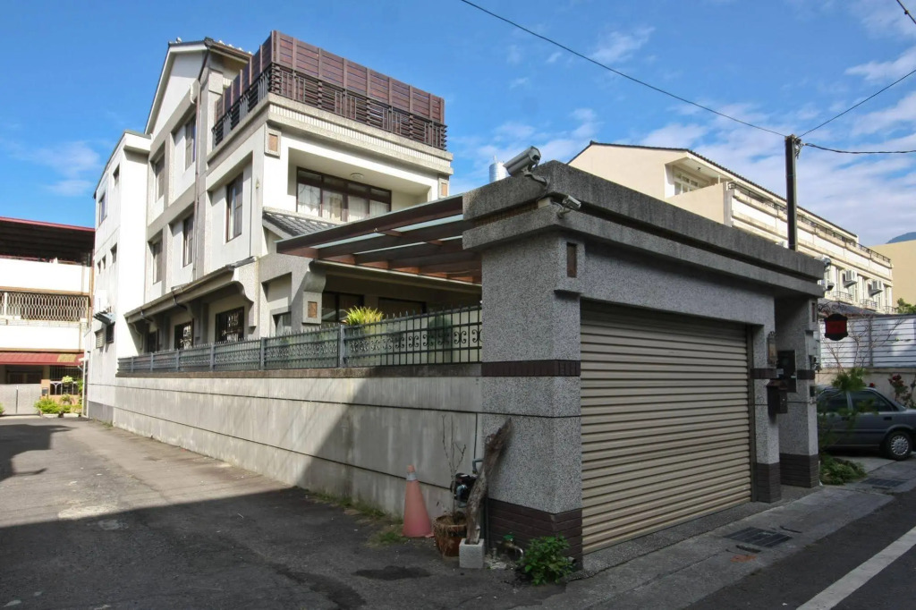VV House