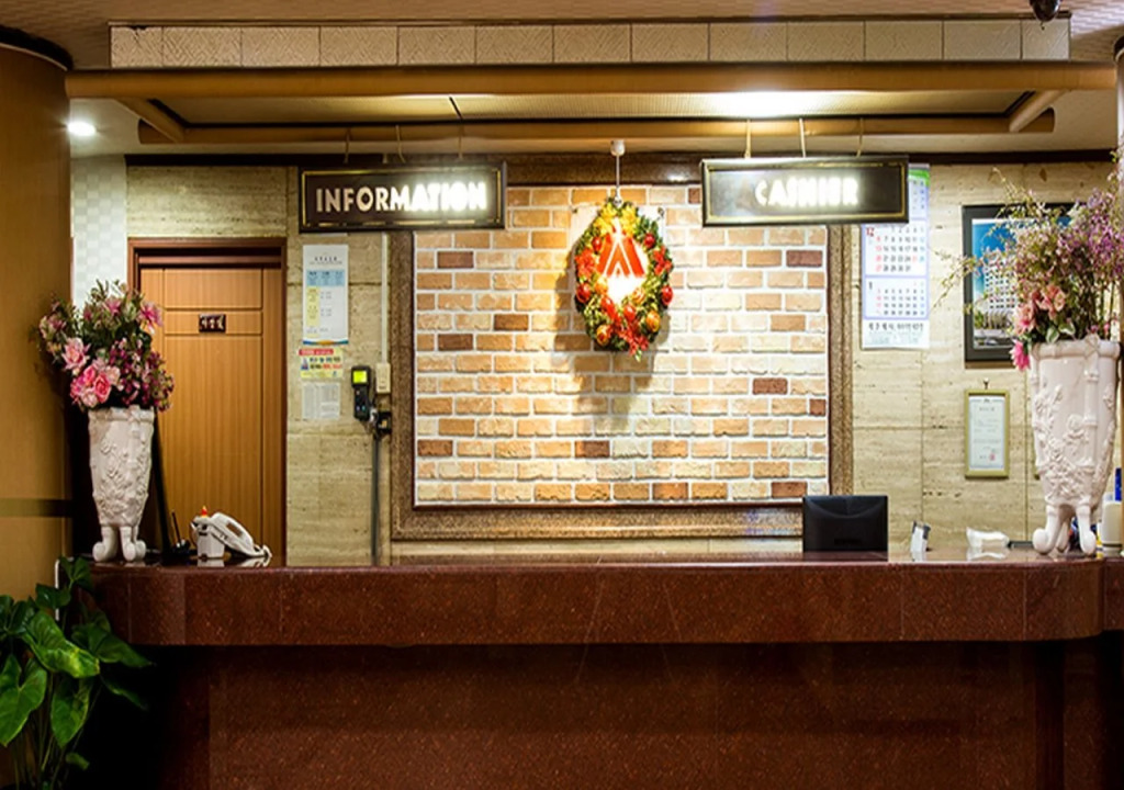 Alps Hotel