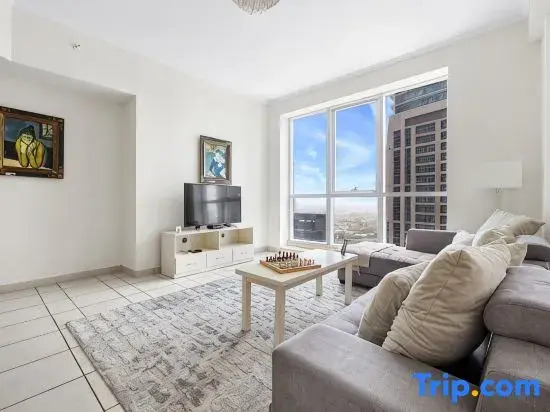 Spacious 2BR Apartment with Marina & Gulf Views