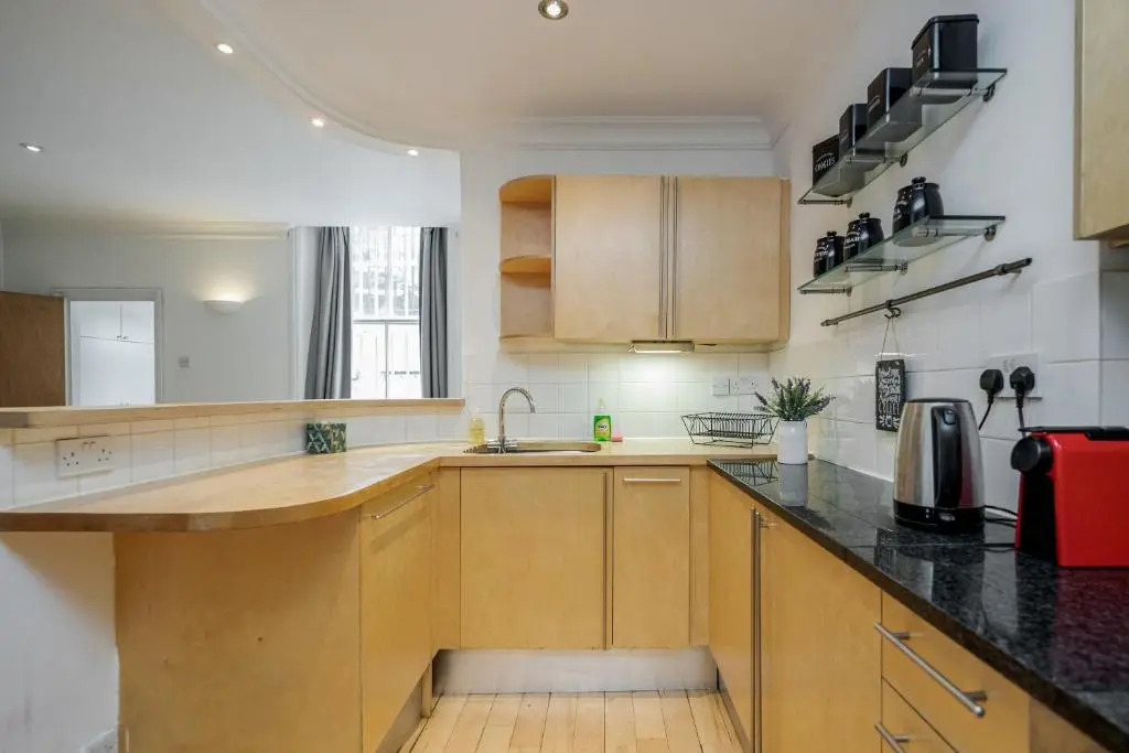 Earl's court 2 Bed Apartment Nevern Square 4