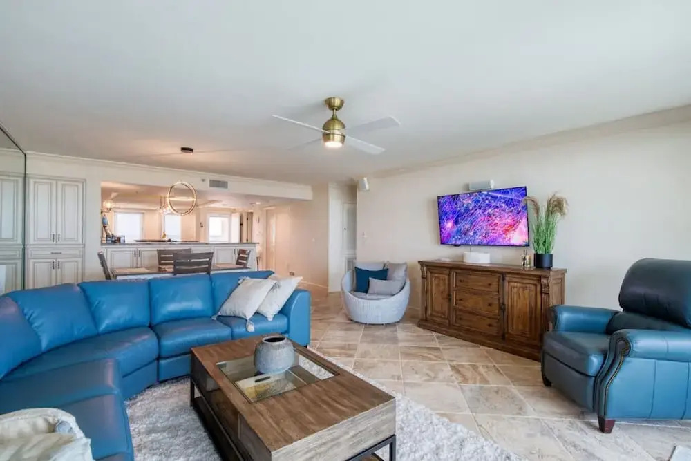 New Smyrna Beachfront Modern 9th Floor Condo Pool Hot Tub