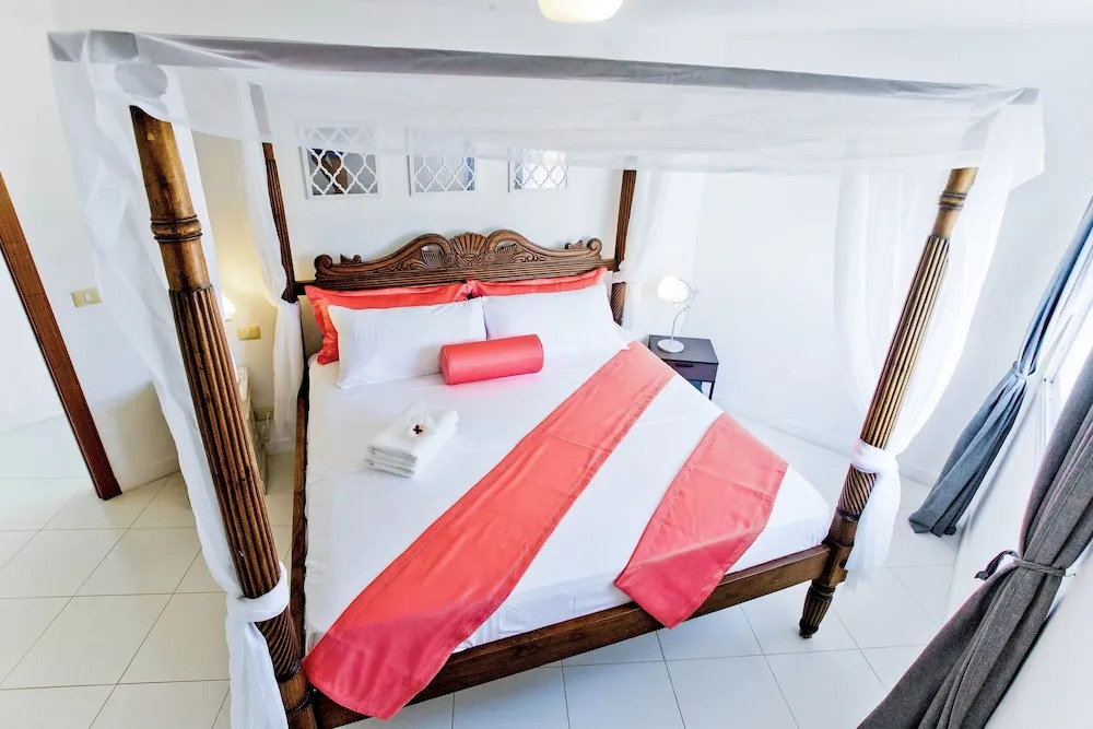 Ocean View Apartment With 3 BDR at B Varo Beach