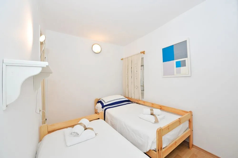 Feel Center Apartments.