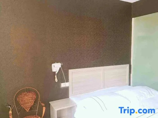 Xiangyang Black Swan Business Hotel