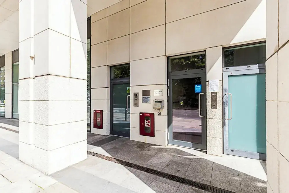 Spacious Modern Flat in Chelsea Harbour
