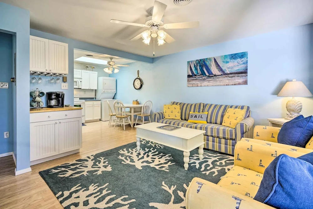 Cape May Quad Unit w/ Deck ~ Half-mi to the Beach!
